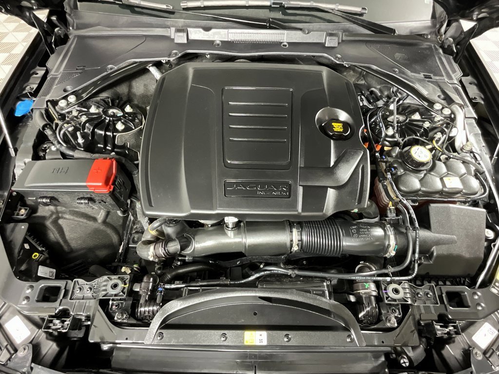 Used 2022 Jaguar XF R-Dynamic SE image 29