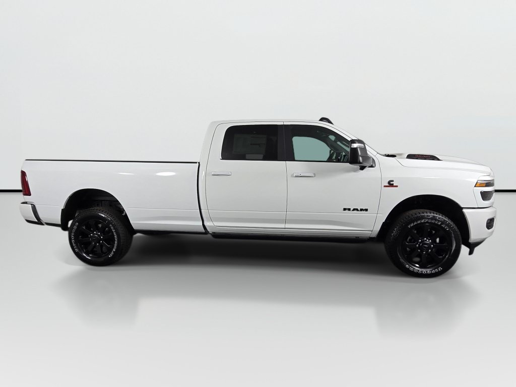 New 2026 RAM 2500 Laramie AWD/4WD image 3