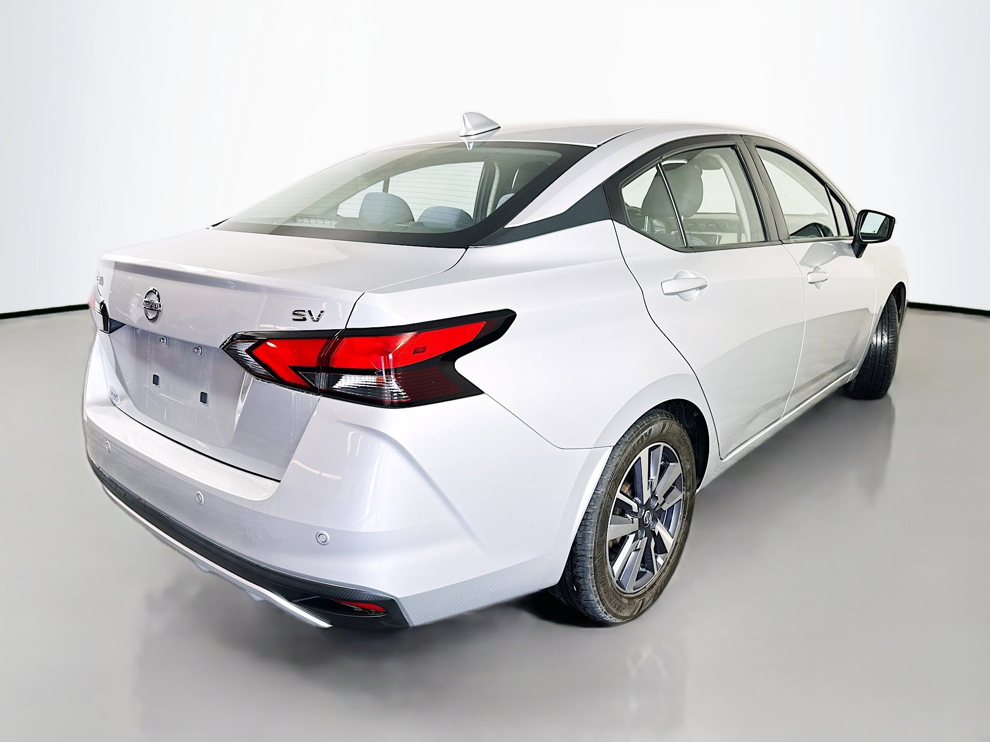 Used 2020 Nissan Versa SV image 7