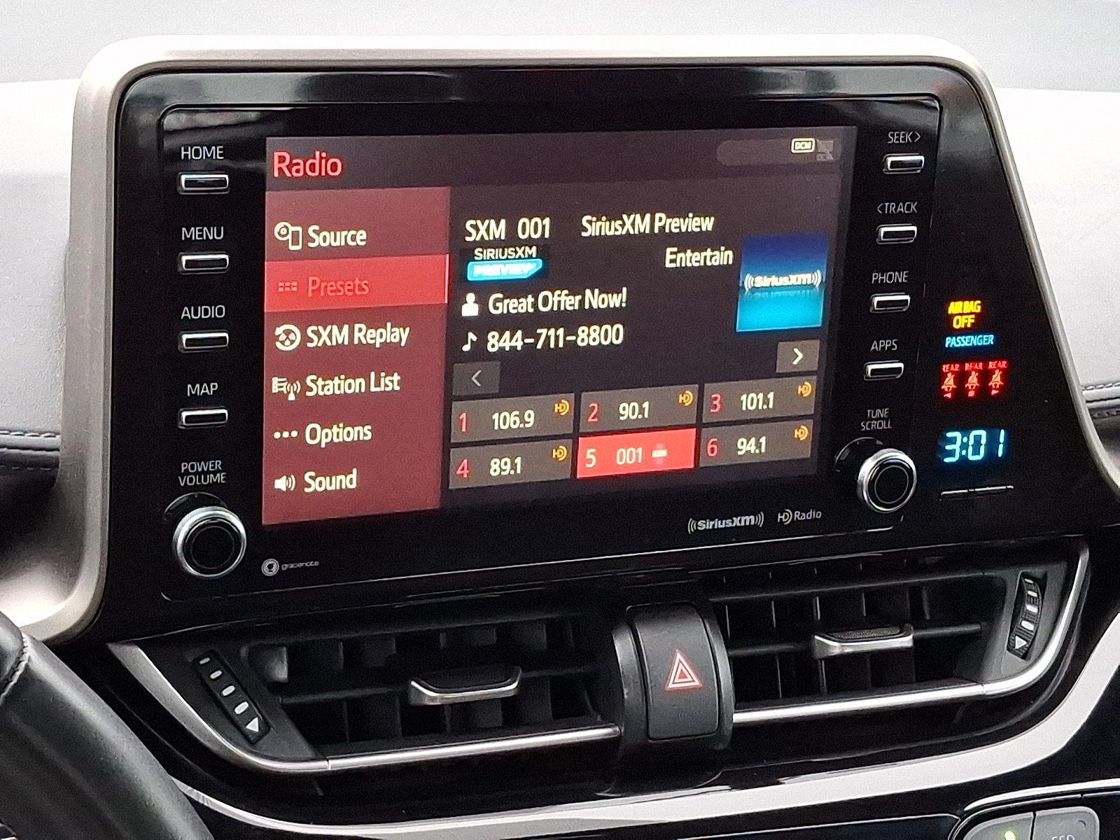 Used 2019 Toyota C-HR XLE FWD image 16