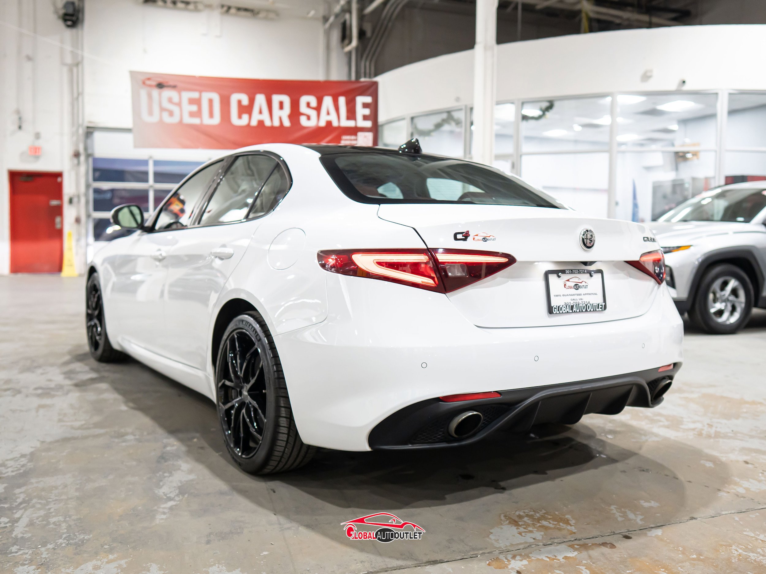 Used 2018 Alfa Romeo Giulia Ti Sport w/ Quick Order Package 22S Sport AWD/4WD image 5