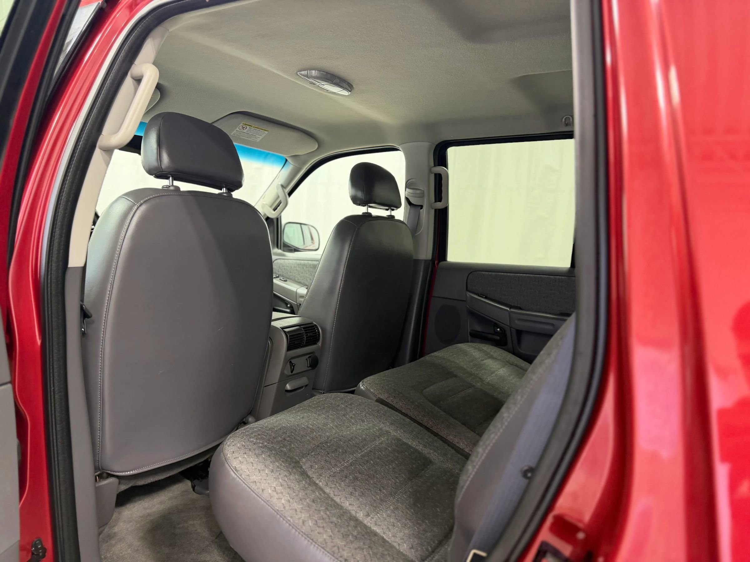 Used 2002 Ford Explorer XLS AWD/4WD image 34