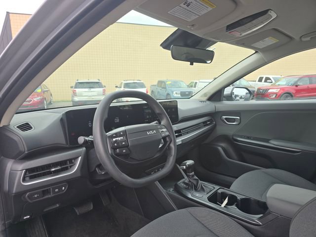 Used 2025 Kia K4 LXS image 12