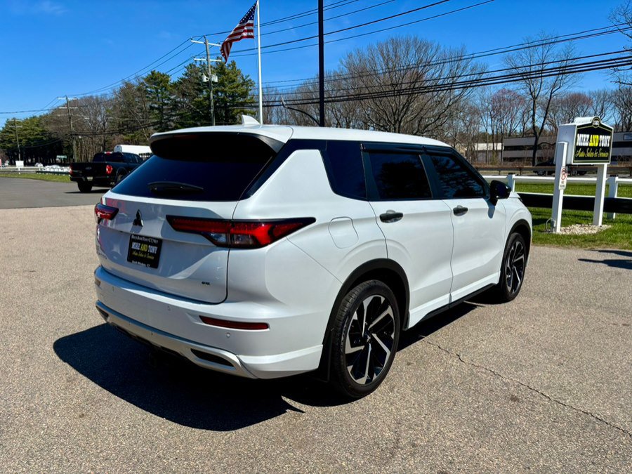 Used 2023 Mitsubishi Outlander SE image 8