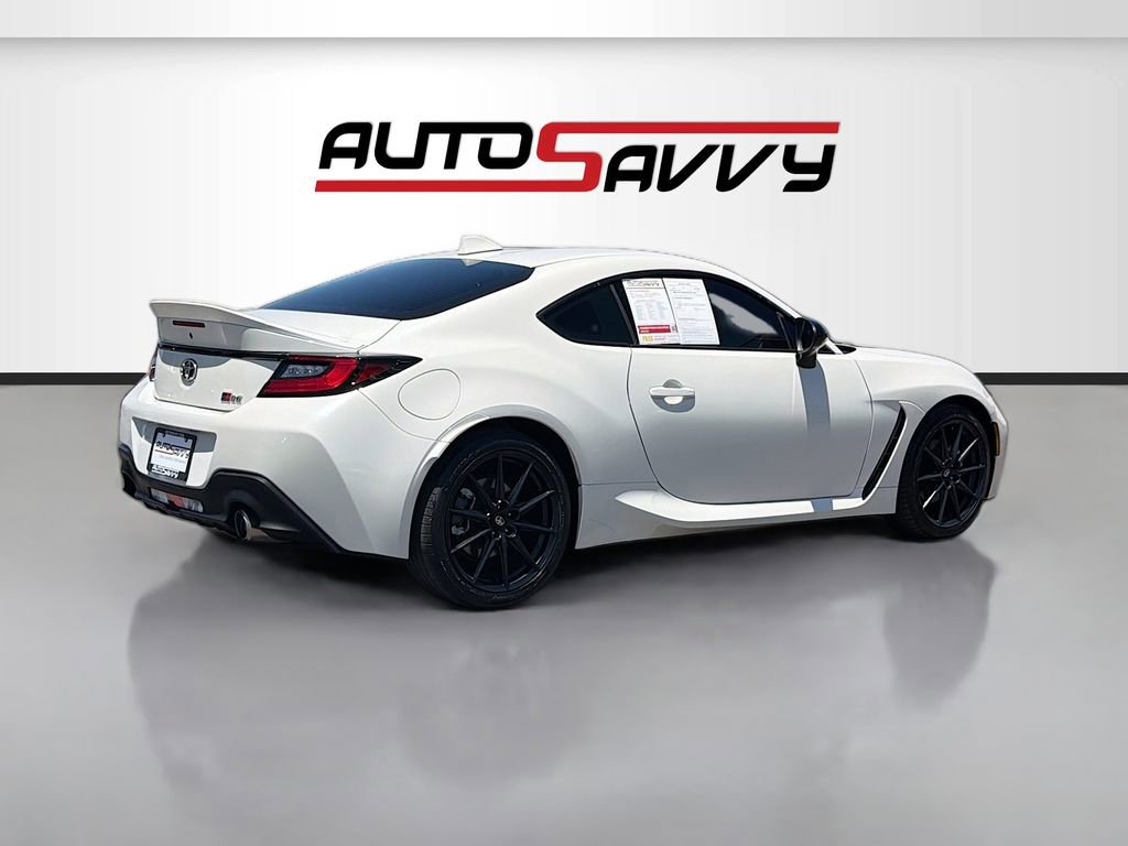 Used 2024 Toyota GR86 Premium RWD image 7