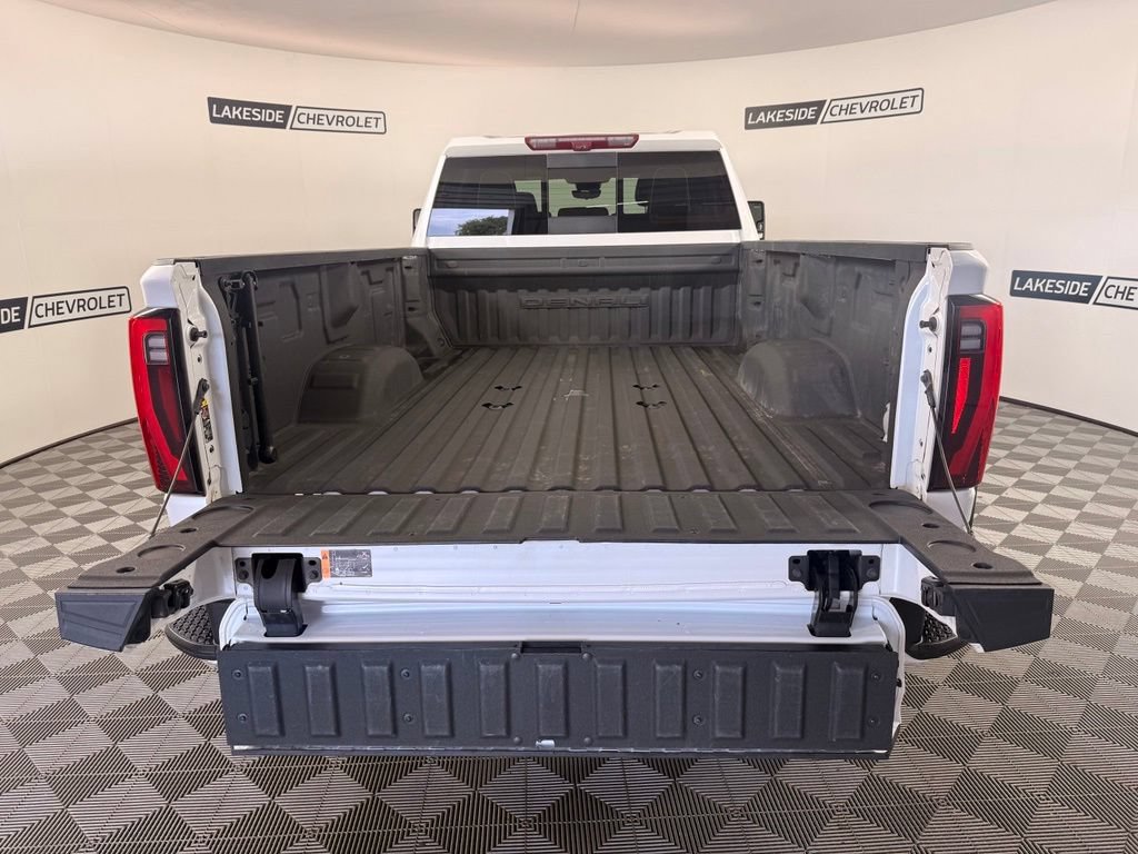 Used 2024 GMC Sierra 3500 Denali Ultimate AWD/4WD image 12
