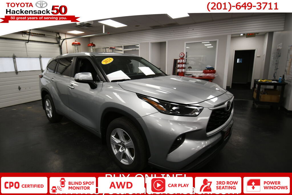 Certified 2024 Toyota Highlander LE image 1