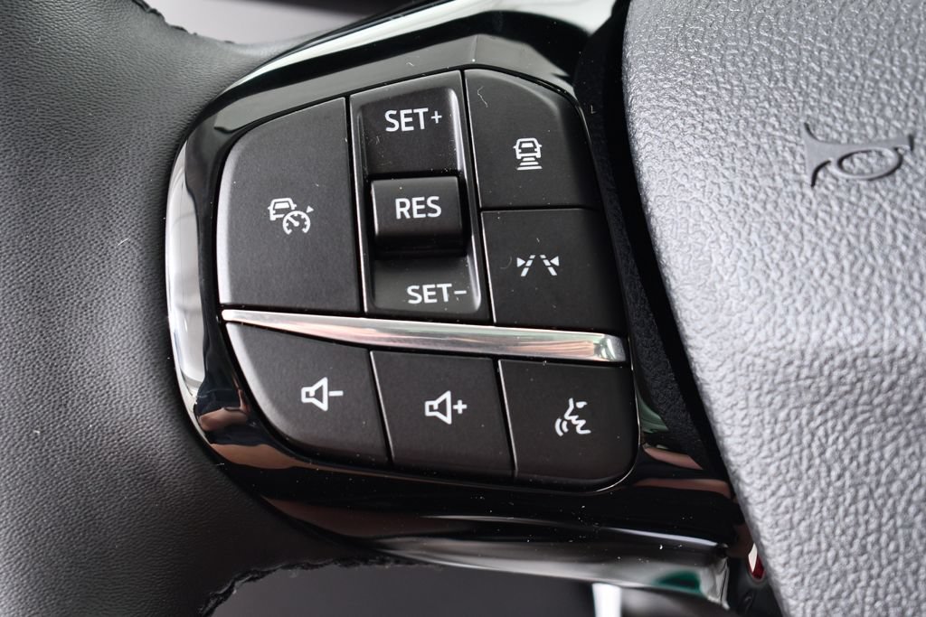New 2025 Ford Escape SE w/ PHEV Premium Package FWD image 32