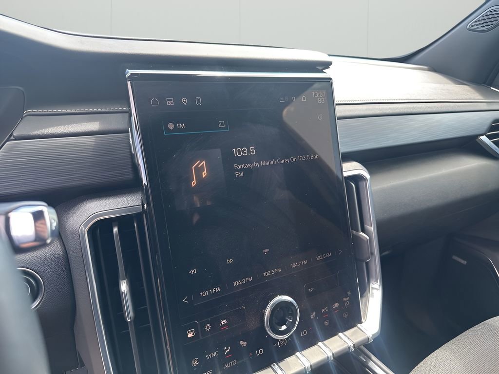 Used 2025 GMC Acadia Elevation image 35