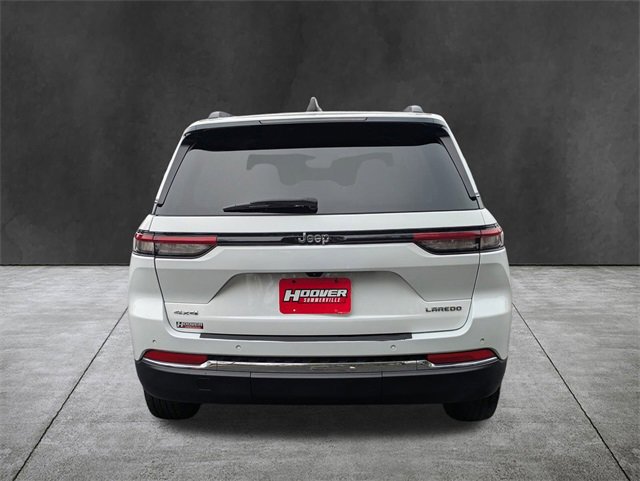 Used 2023 Jeep Grand Cherokee Laredo image 5