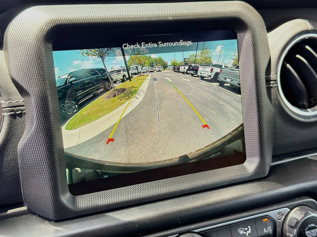 Used 2021 Jeep Wrangler Unlimited Sahara AWD/4WD image 14