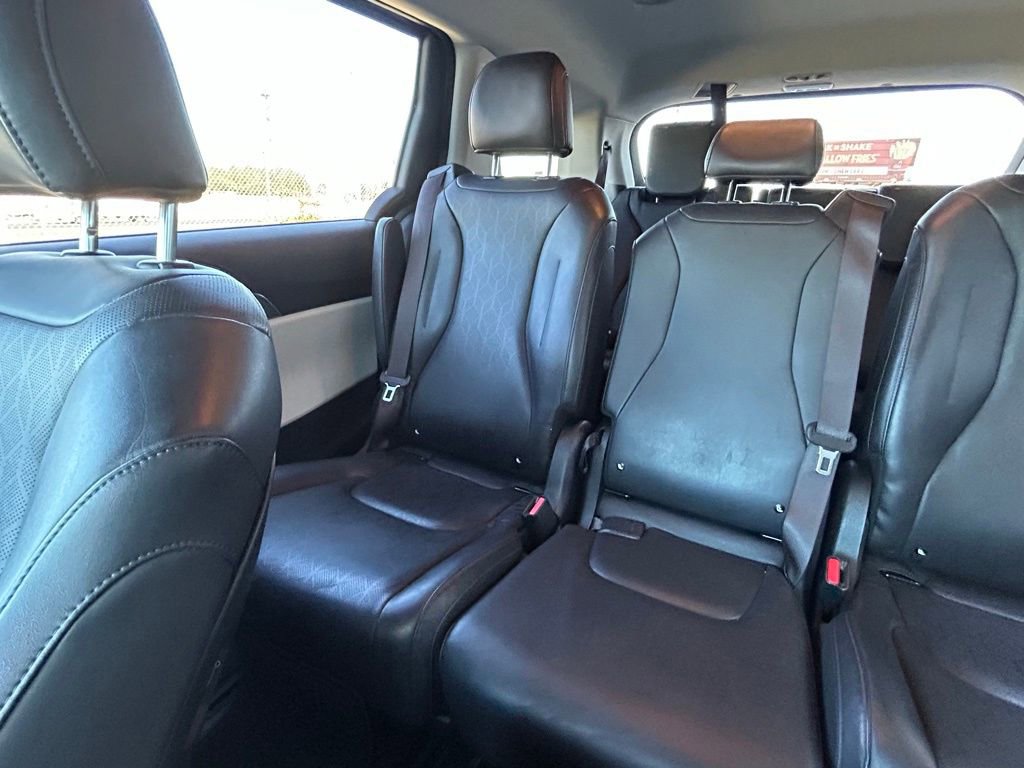 Used 2024 Kia Carnival LX image 14
