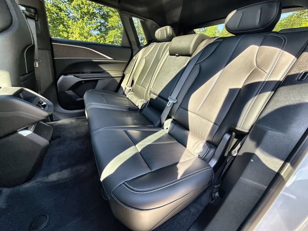 Used 2025 Cadillac Lyriq Luxury w/ LPO, Floor Liner Package AWD/4WD image 25