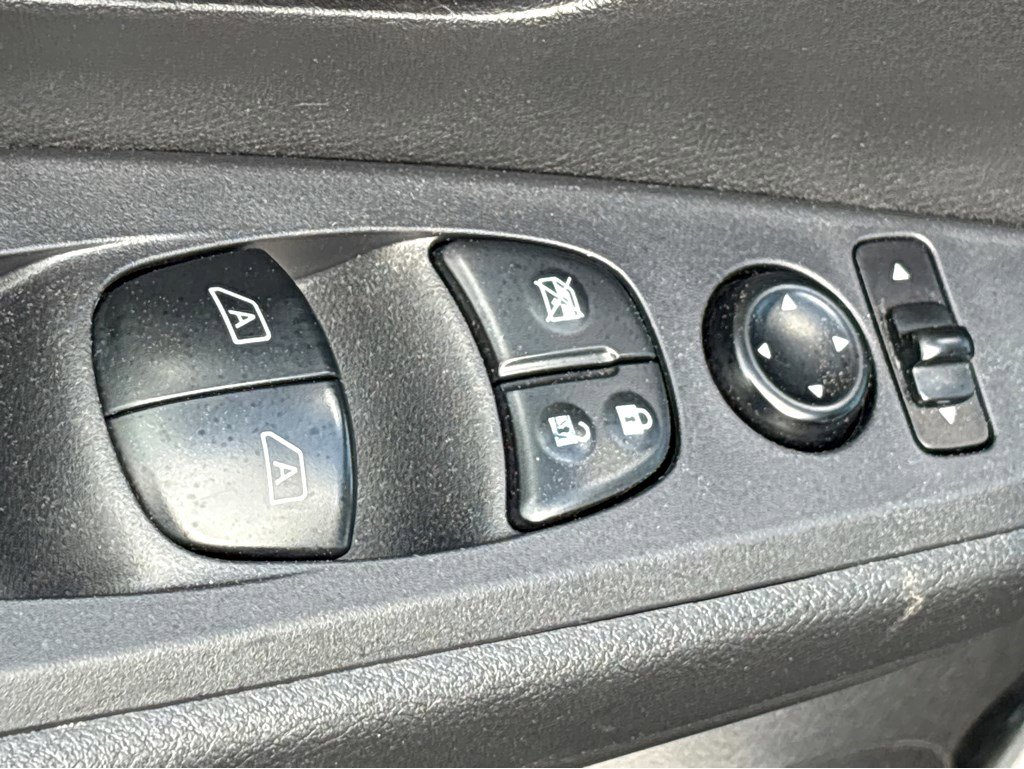 Used 2024 Nissan Kicks SV FWD image 32