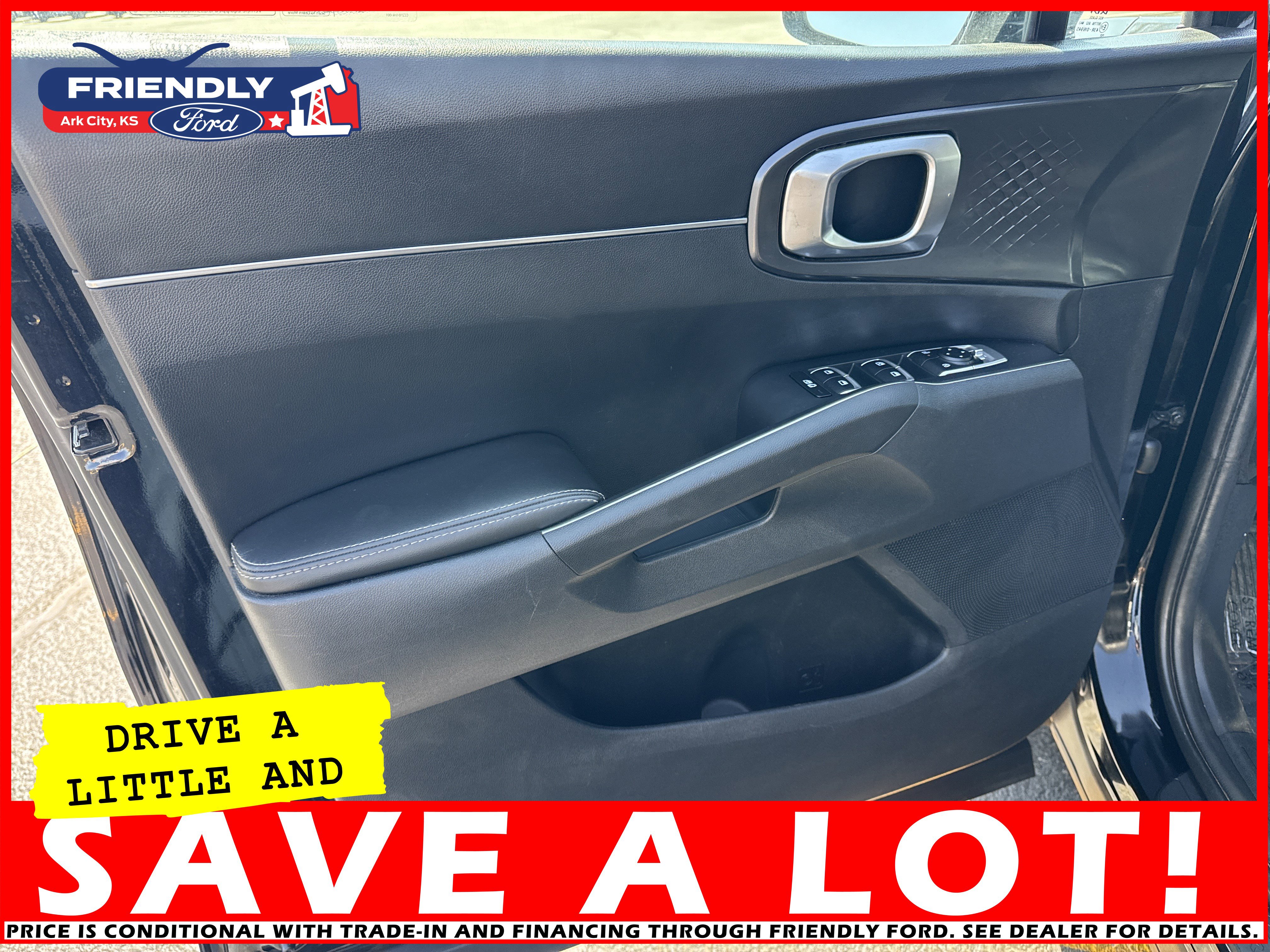 Used 2024 Kia Sorento S image 11