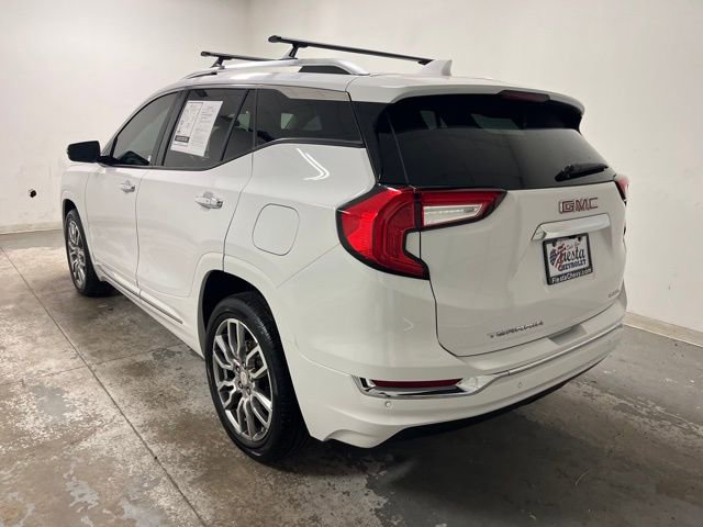 Used 2024 GMC Terrain Denali w/ Denali Premium Package image 10