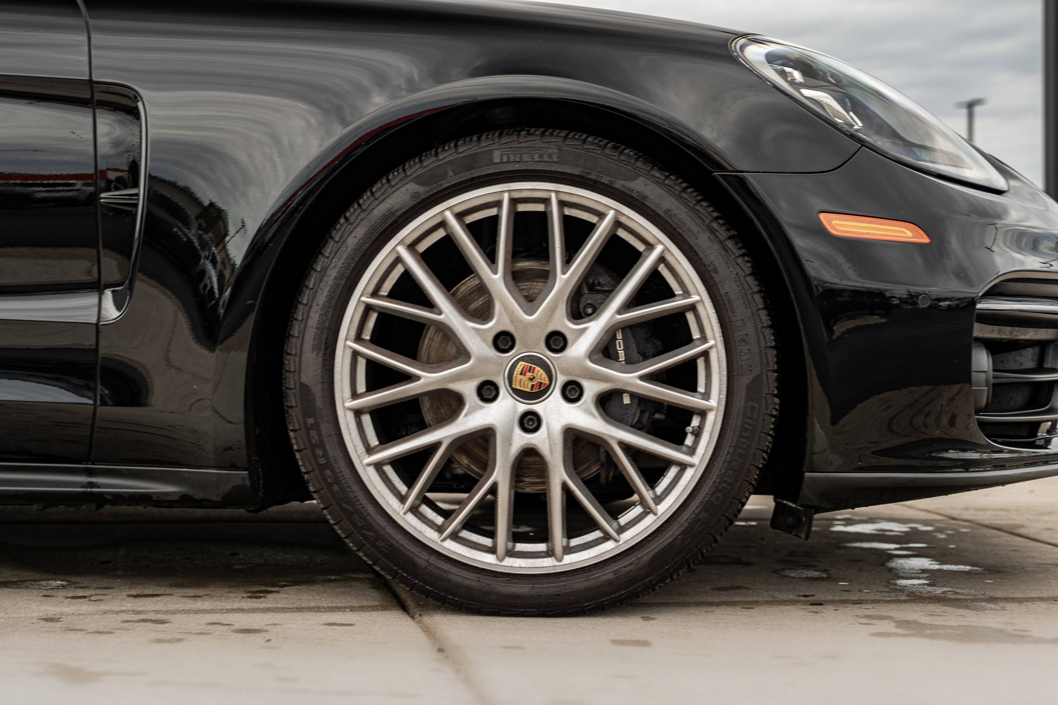 Used 2023 Porsche Panamera 4 image 38