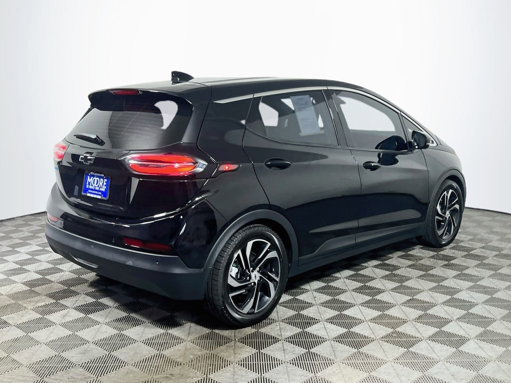 Used 2022 Chevrolet Bolt LT w/ Infotainment Package FWD image 7