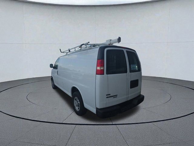 Used 2011 Chevrolet Express 2500 image 3