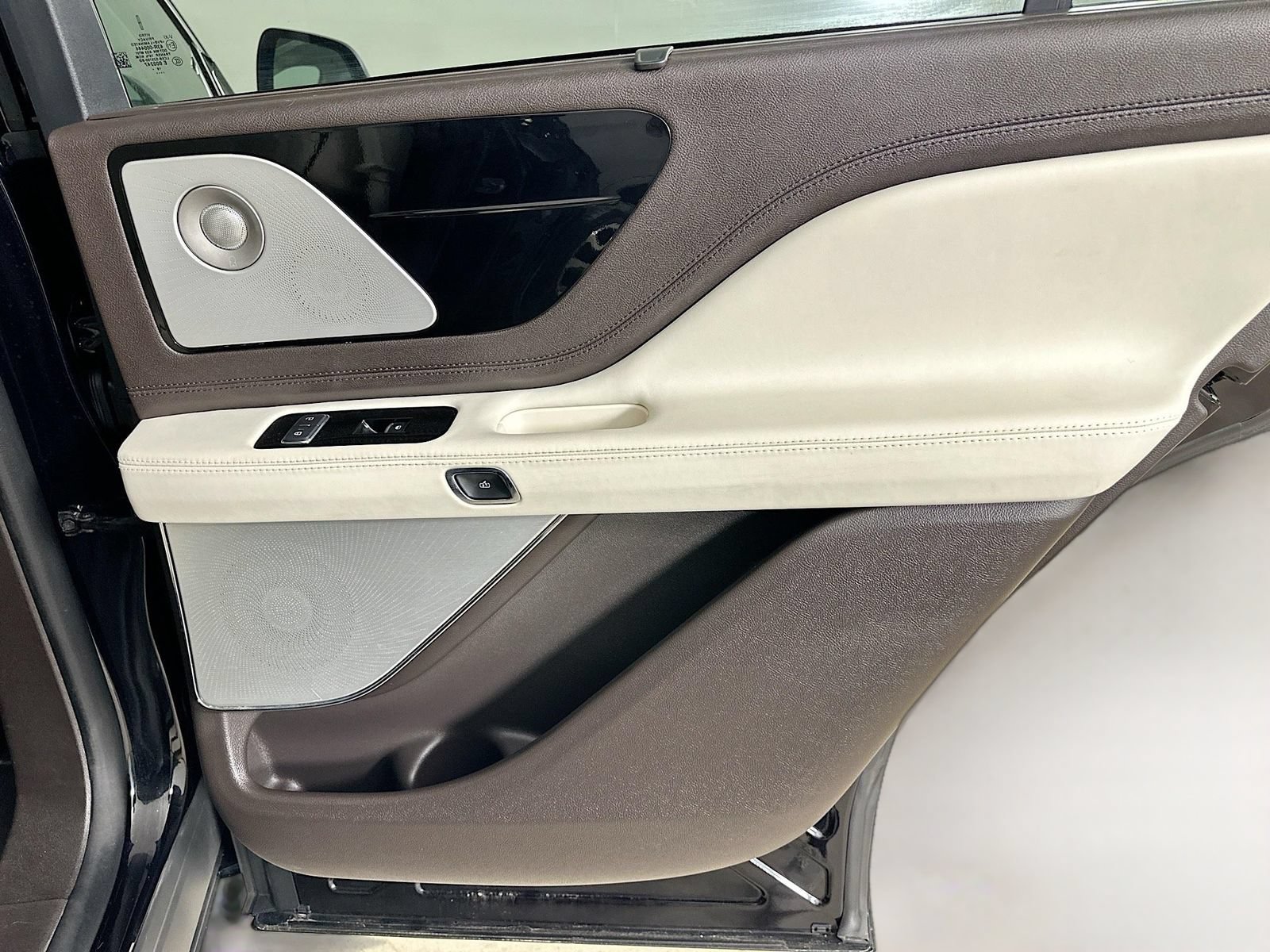 Used 2020 Lincoln Aviator Black Label Grand Touring w/ Class IV Trailer Tow Package AWD/4WD image 41