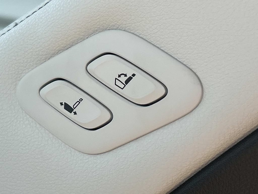 New 2026 Genesis GV70 2.5T Select AWD/4WD image 22