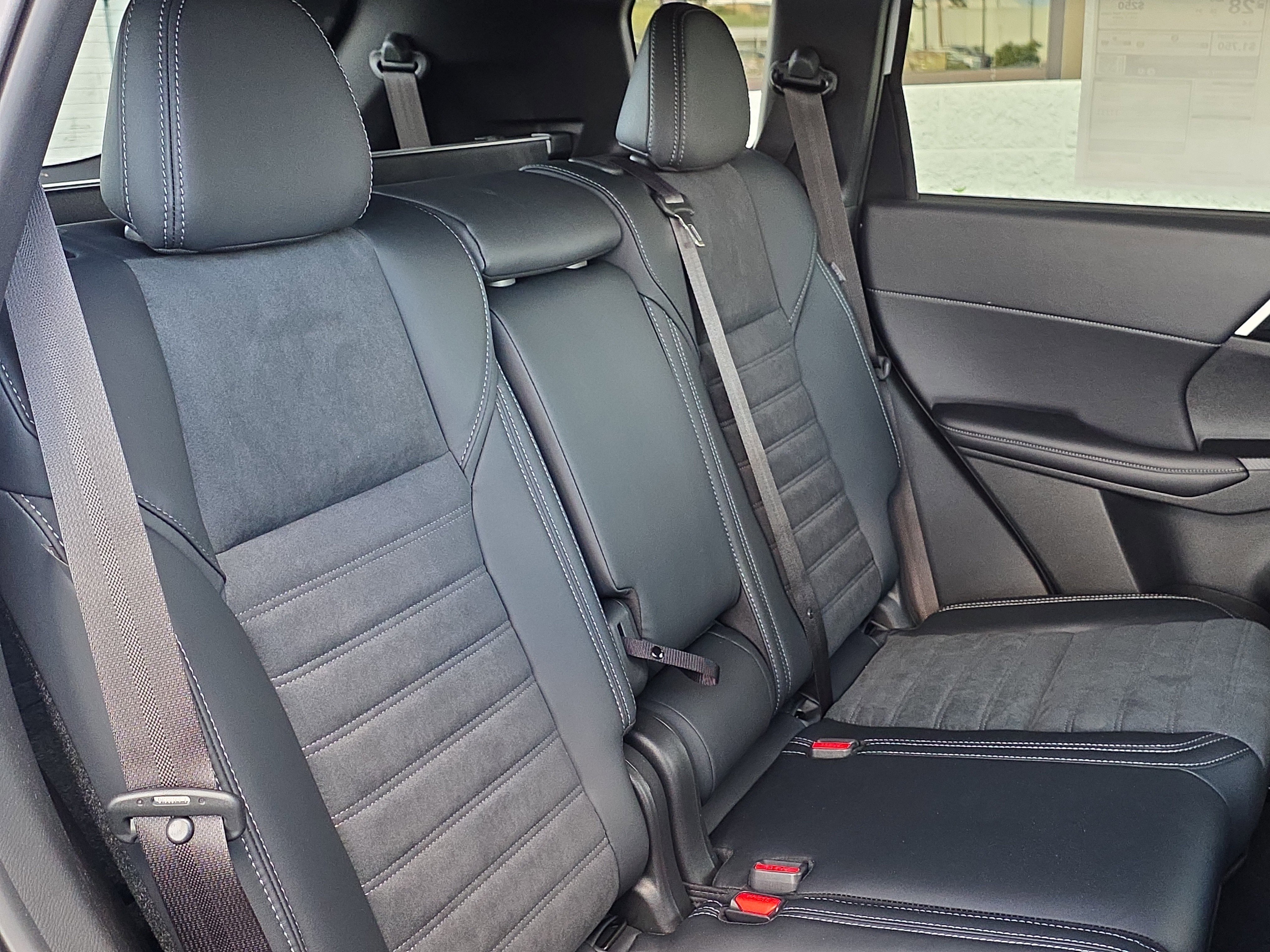 New 2026 Mitsubishi Outlander LE FWD image 32