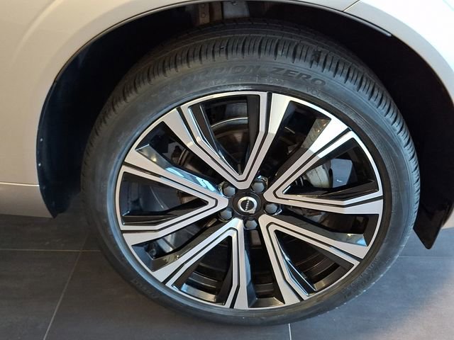 Used 2023 Volvo XC60 B5 Ultimate w/ Climate Package AWD/4WD image 7