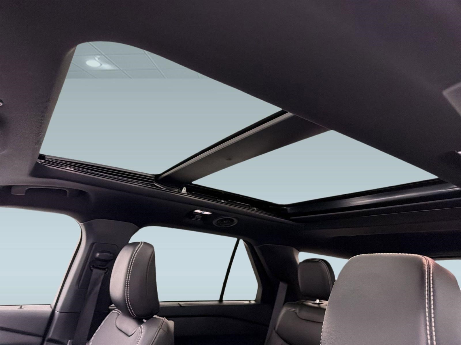 Used 2023 Ford Explorer ST w/ Equipment Group 401A image 14