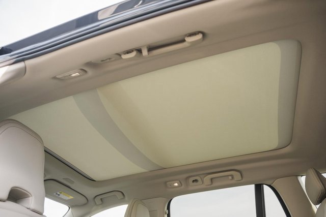 New 2026 Volvo V60 B5 Cross Country Plus w/ Protection Package Premier image 31