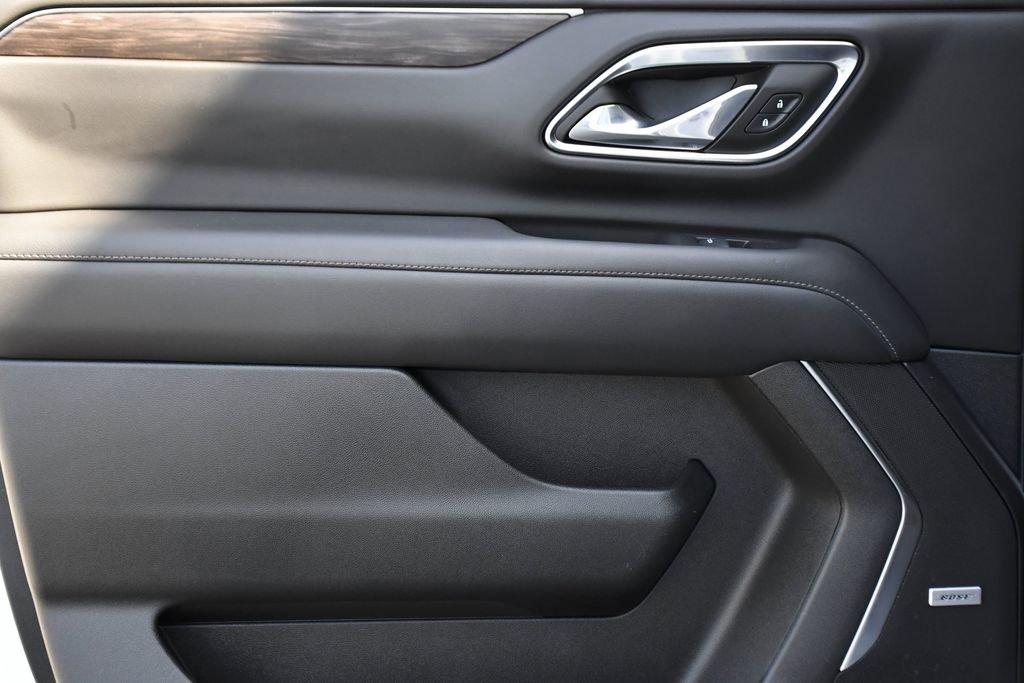 Used 2024 Chevrolet Suburban Z71 w/ Luxury Package image 26