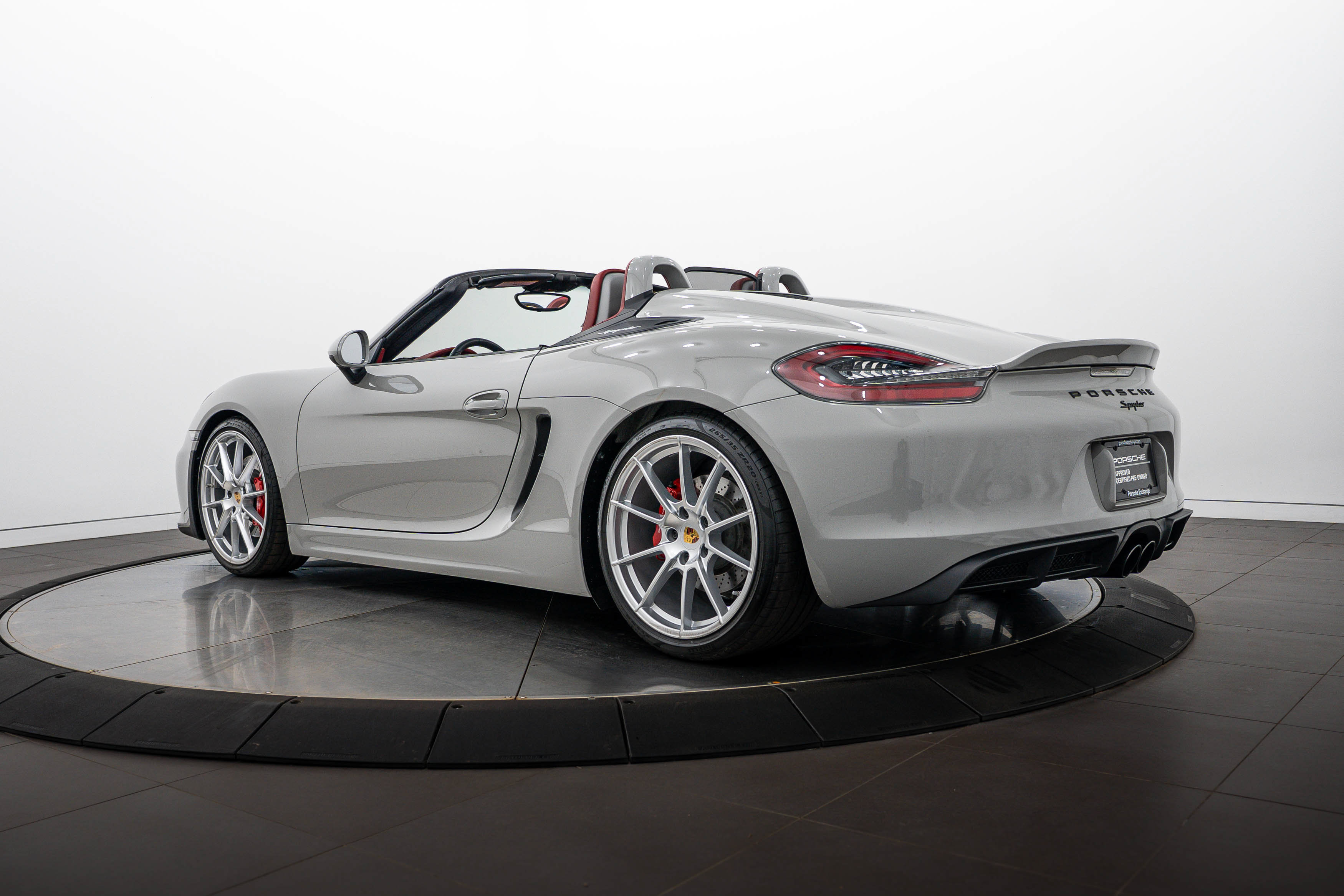 Certified 2016 Porsche Boxster Spyder RWD image 3