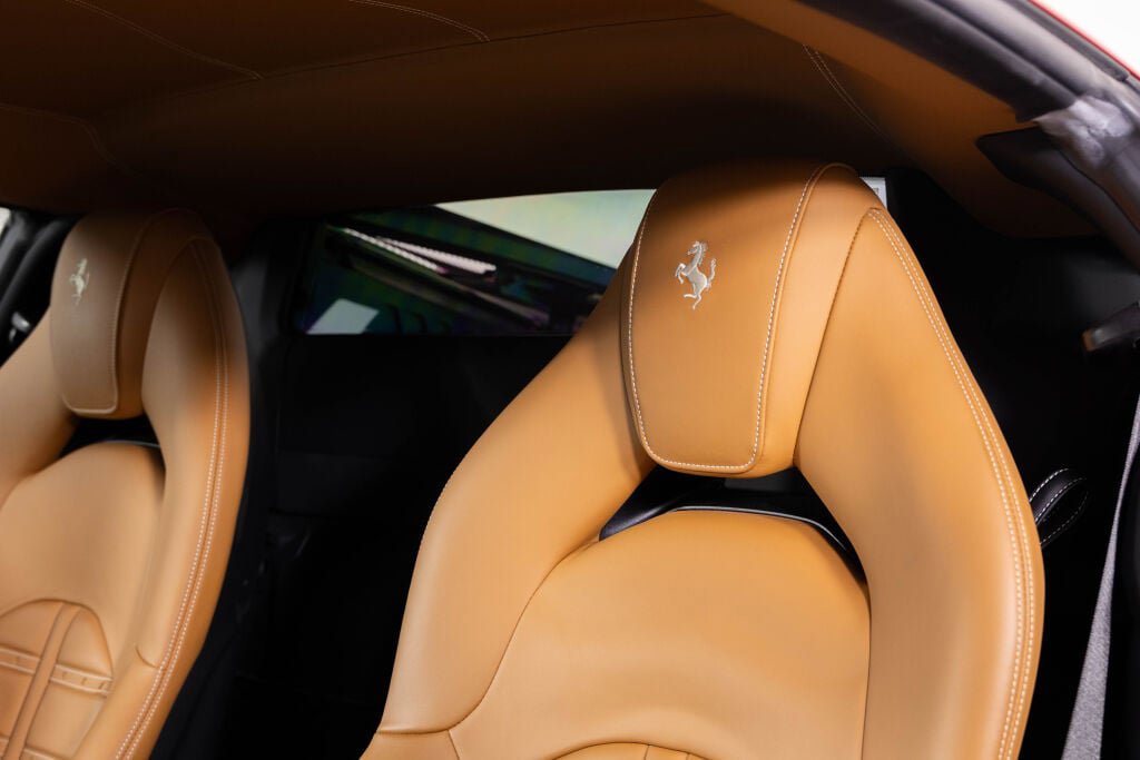 Certified 2021 Ferrari F8 Tributo RWD image 33