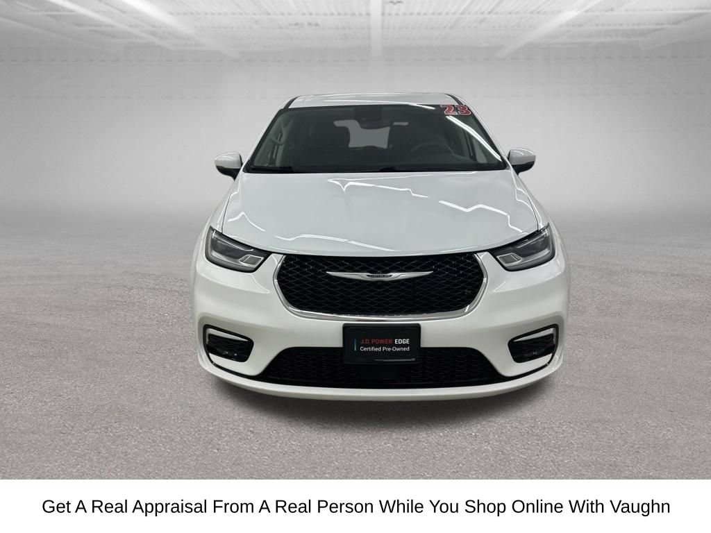 Used 2023 Chrysler Pacifica Touring-L FWD image 5