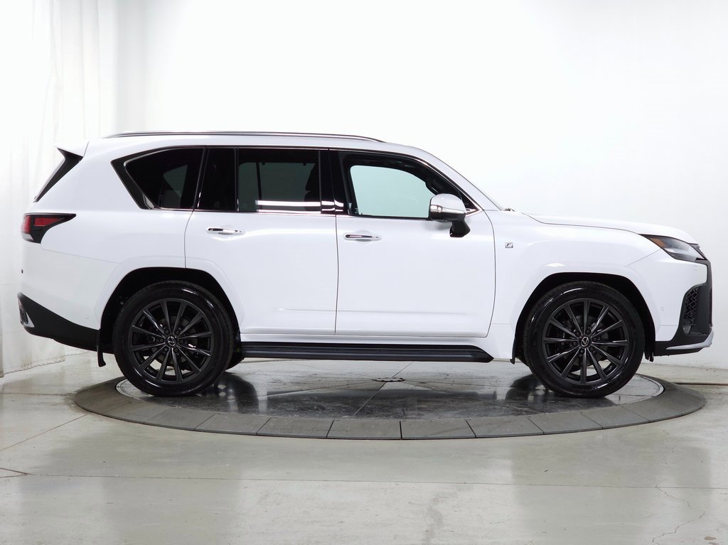 Used 2025 Lexus LX 700h F Sport image 11