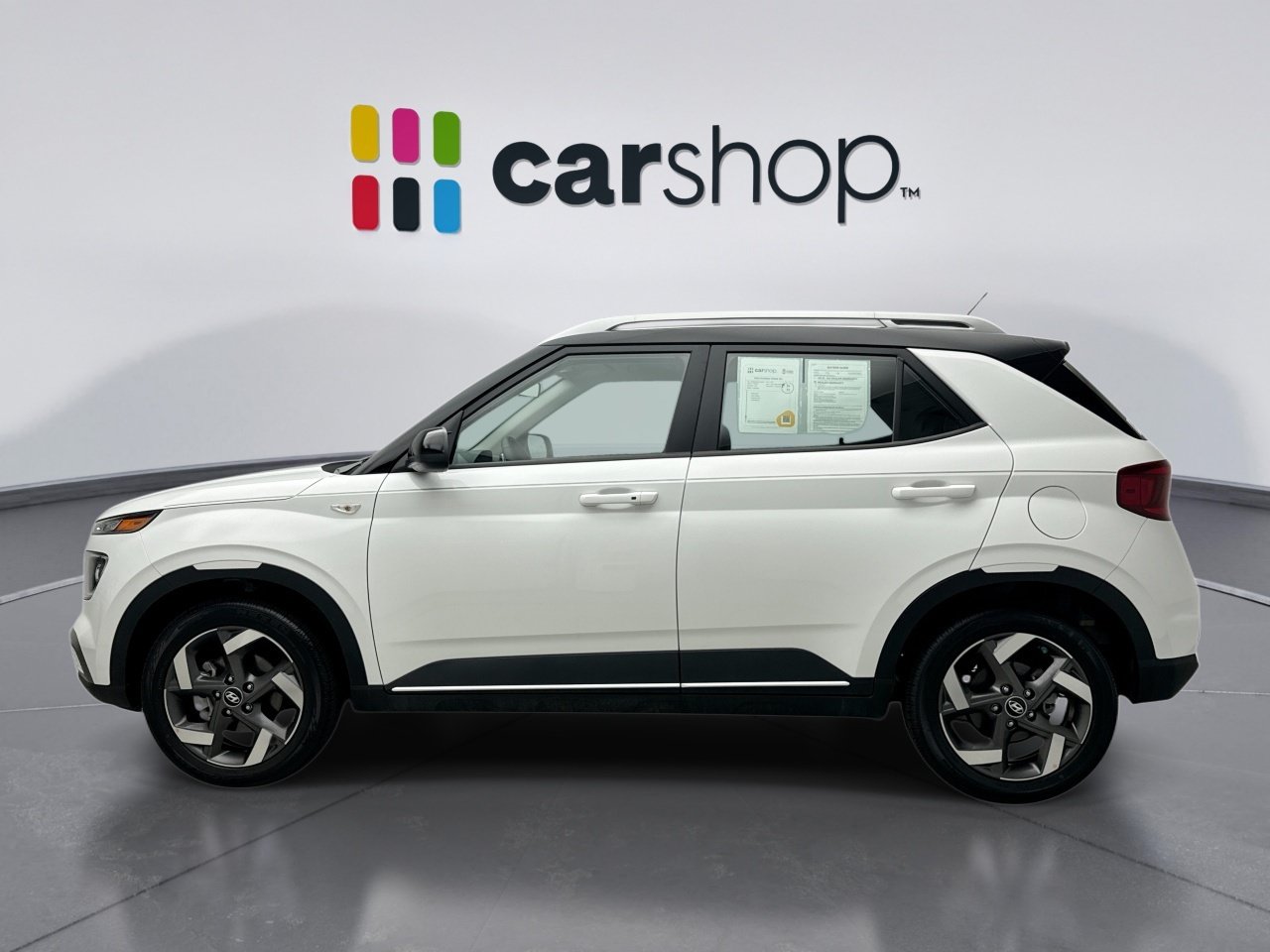 Used 2026 Hyundai Venue SEL FWD image 2