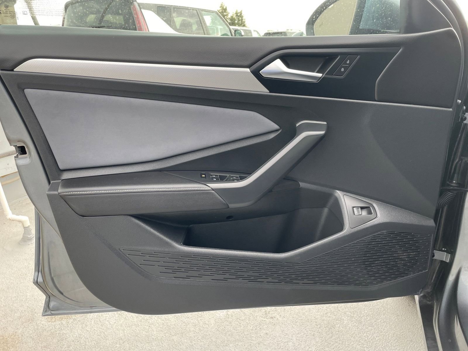 Used 2025 Volkswagen Jetta SE image 20