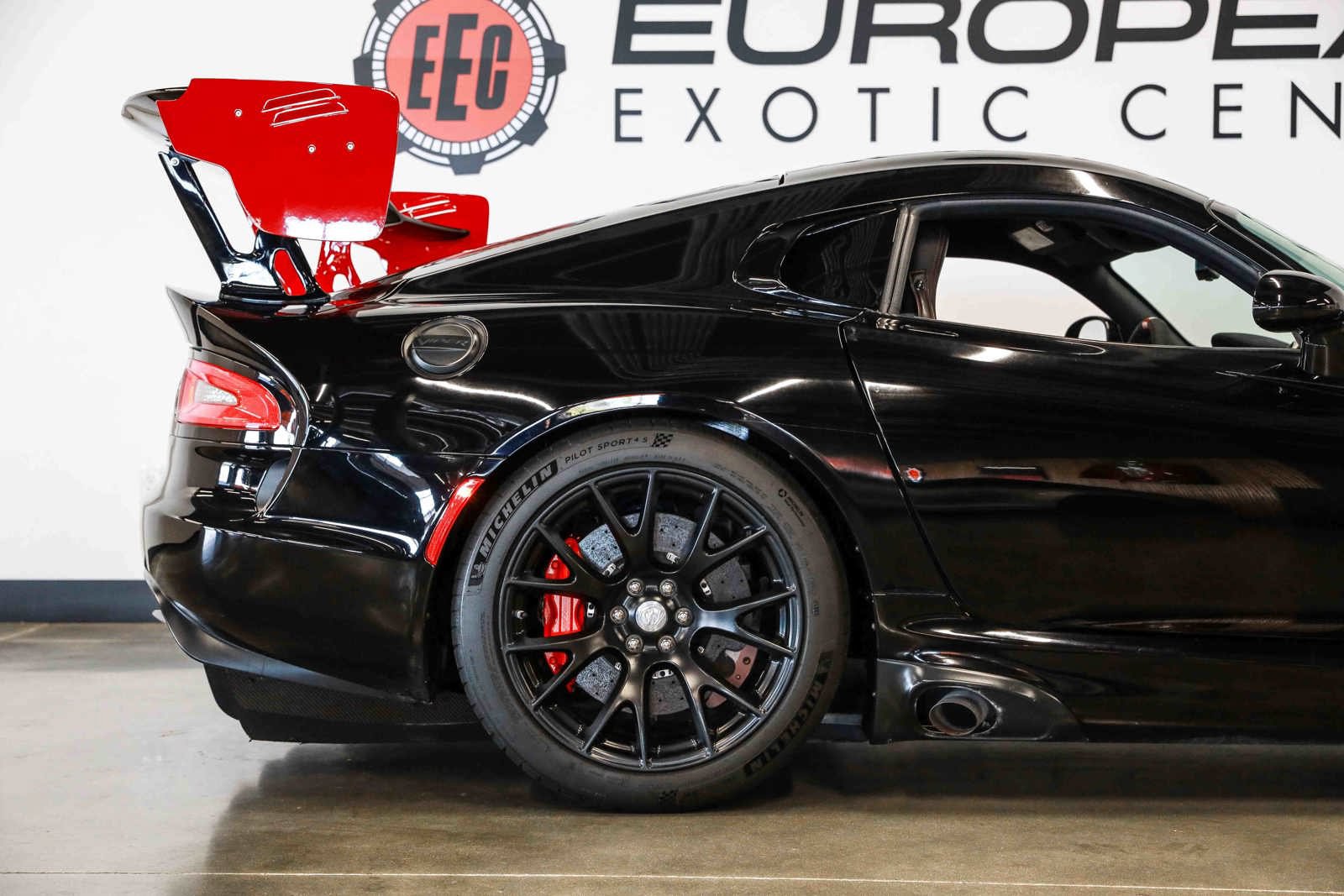 Used 2017 Dodge Viper GTC w/ ACR Package RWD image 13