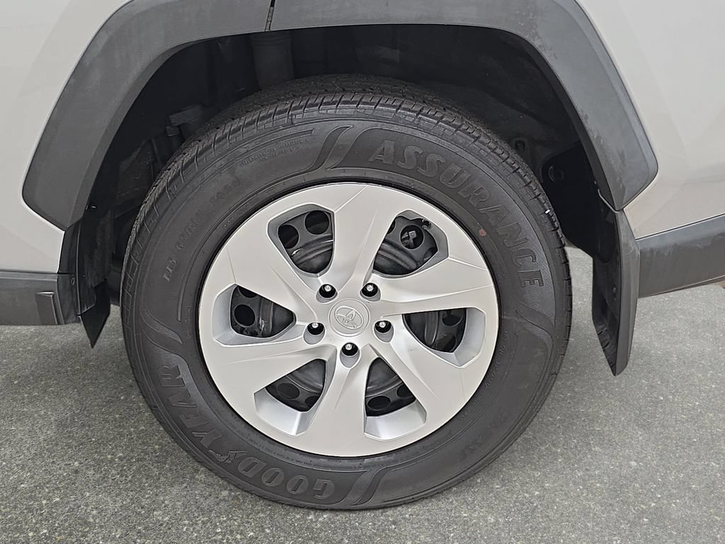 Used 2020 Toyota RAV4 LE w/ All Weather Liner Package AWD/4WD image 32