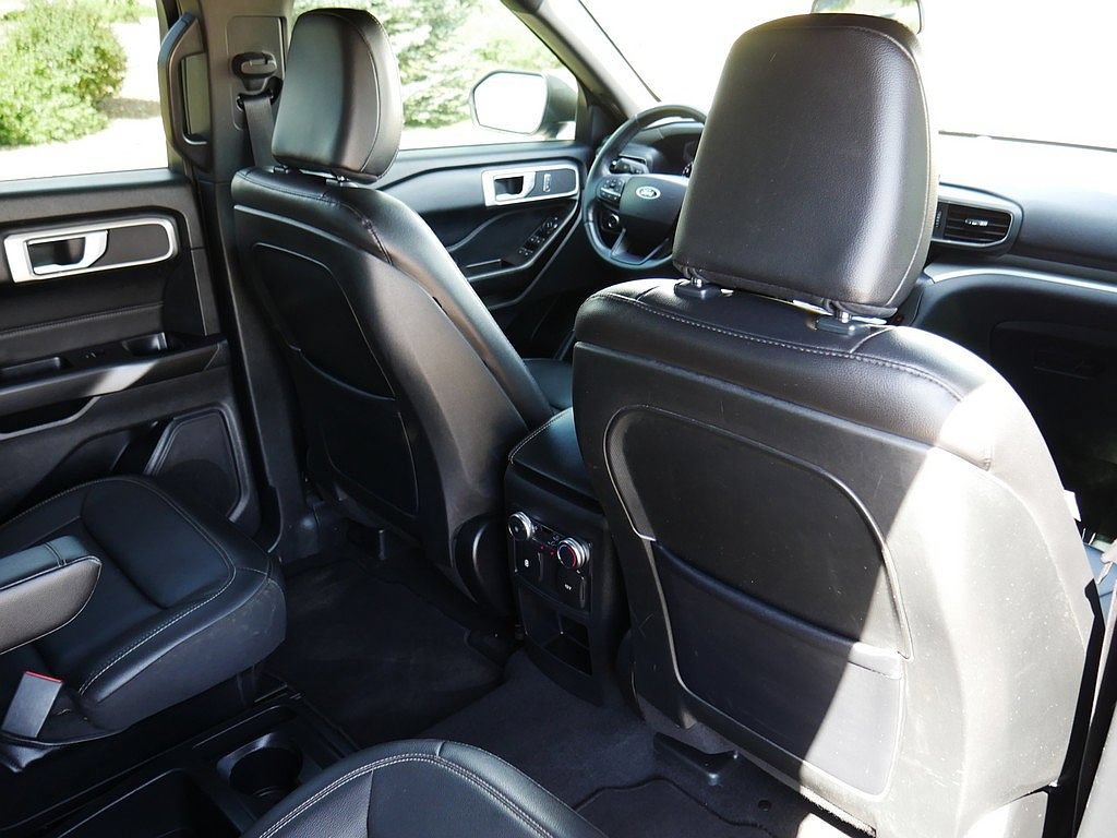 Used 2020 Ford Explorer XLT w/ Equipment Group 202A AWD/4WD image 58
