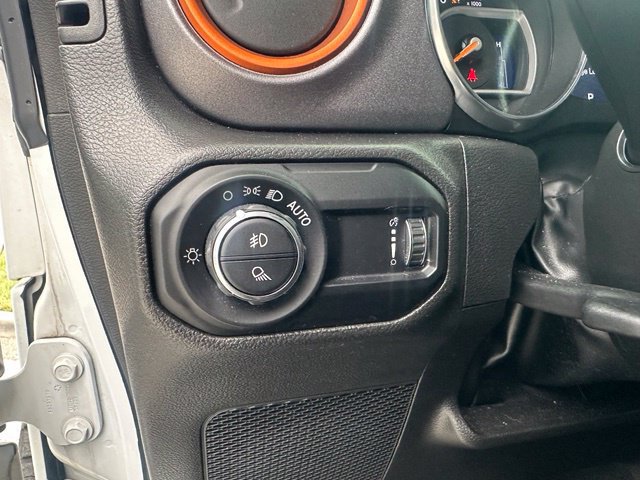 Used 2023 Jeep Gladiator Mojave AWD/4WD image 26