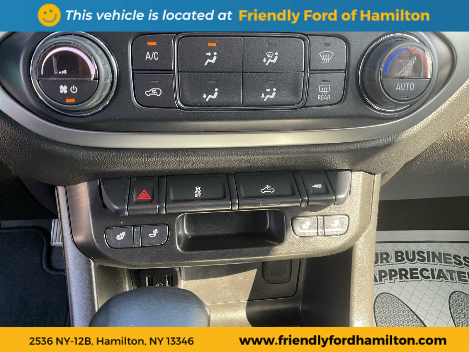 Used 2022 Chevrolet Colorado LT w/ Luxury Package image 18