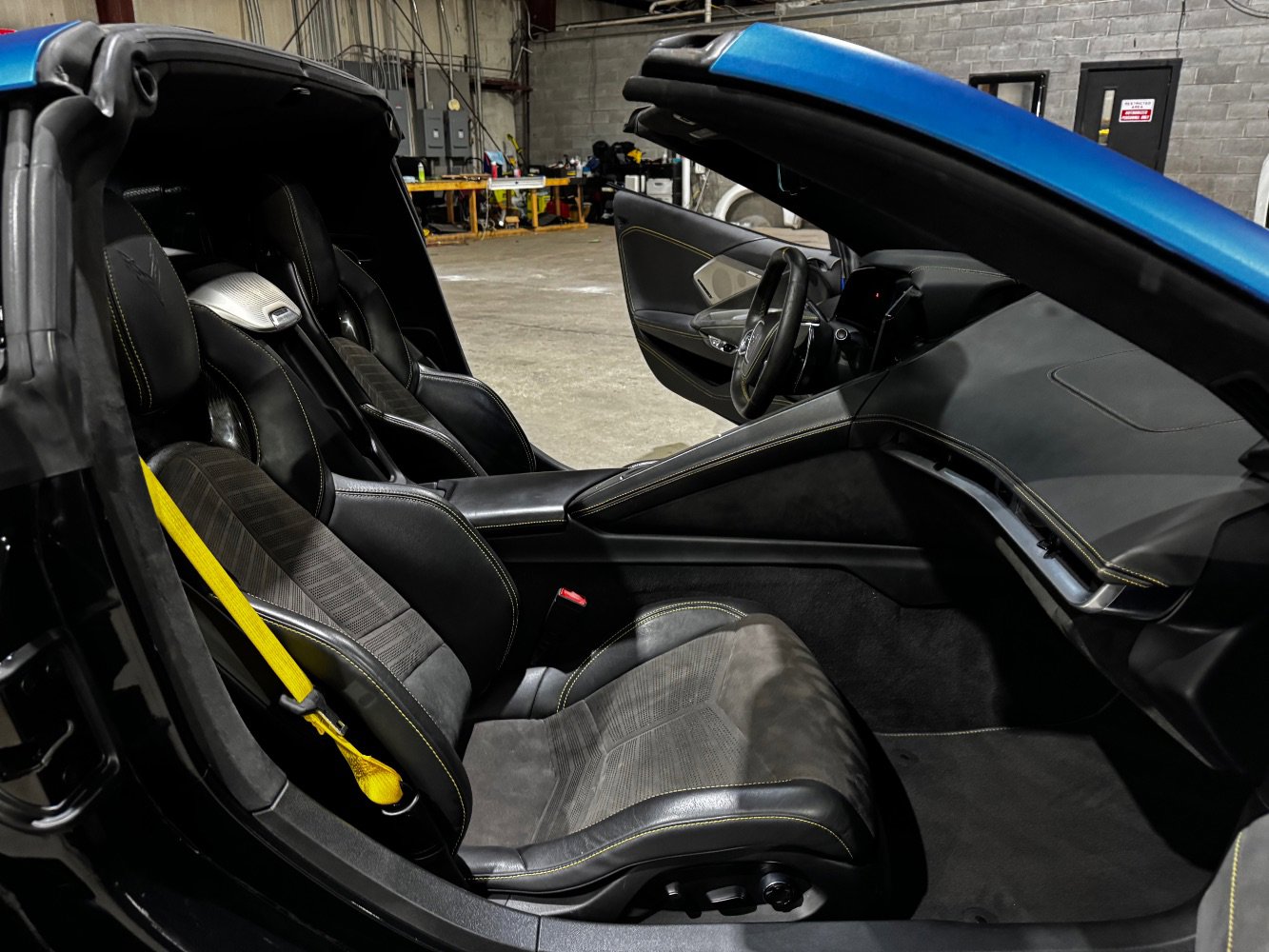 Used 2021 Chevrolet Corvette Stingray Premium Cpe w/ Z51 Performance Package image 27