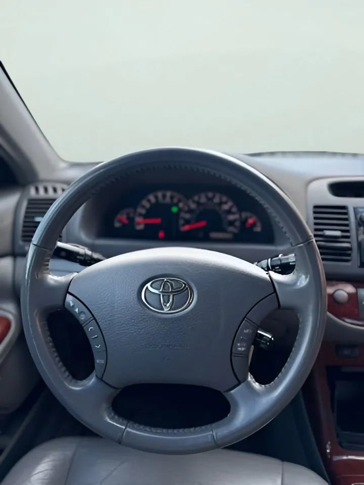 Used 2005 Toyota Camry XLE FWD image 30