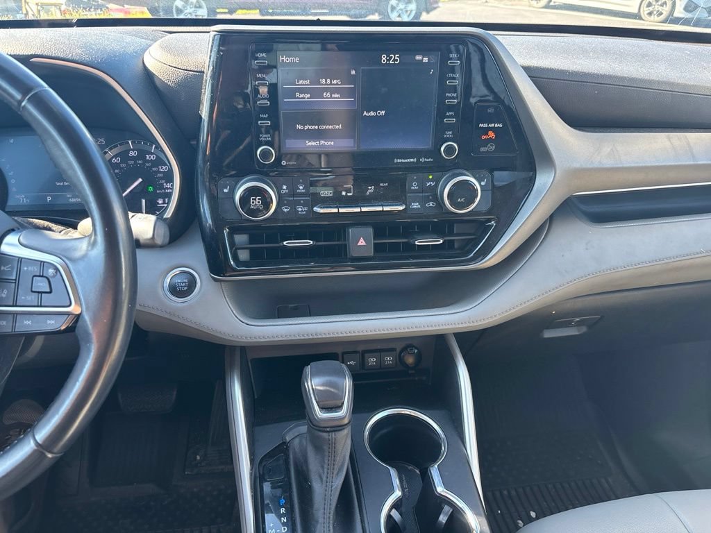 Used 2021 Toyota Highlander XLE AWD/4WD image 10