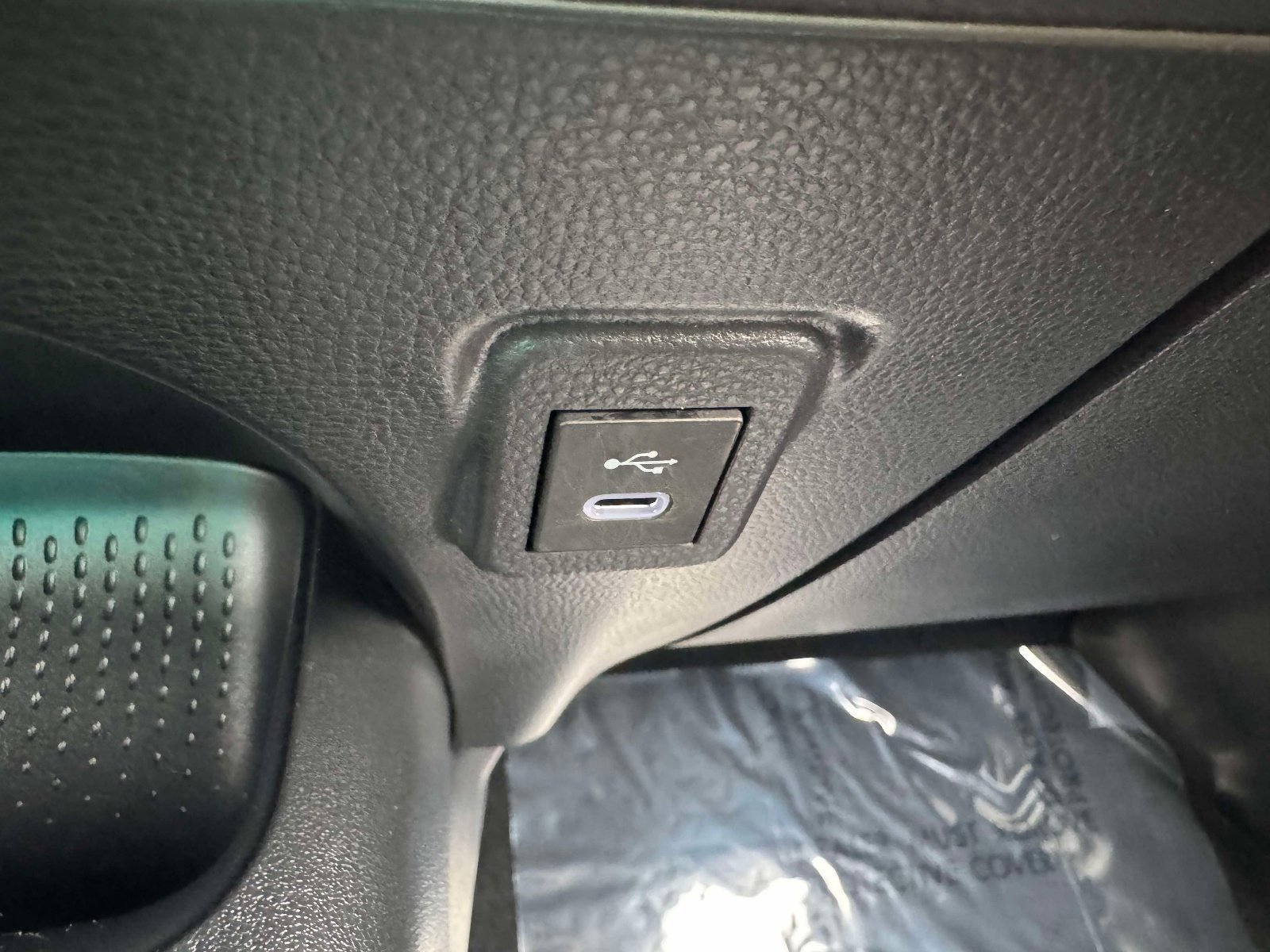 Used 2024 Toyota Corolla LE image 28