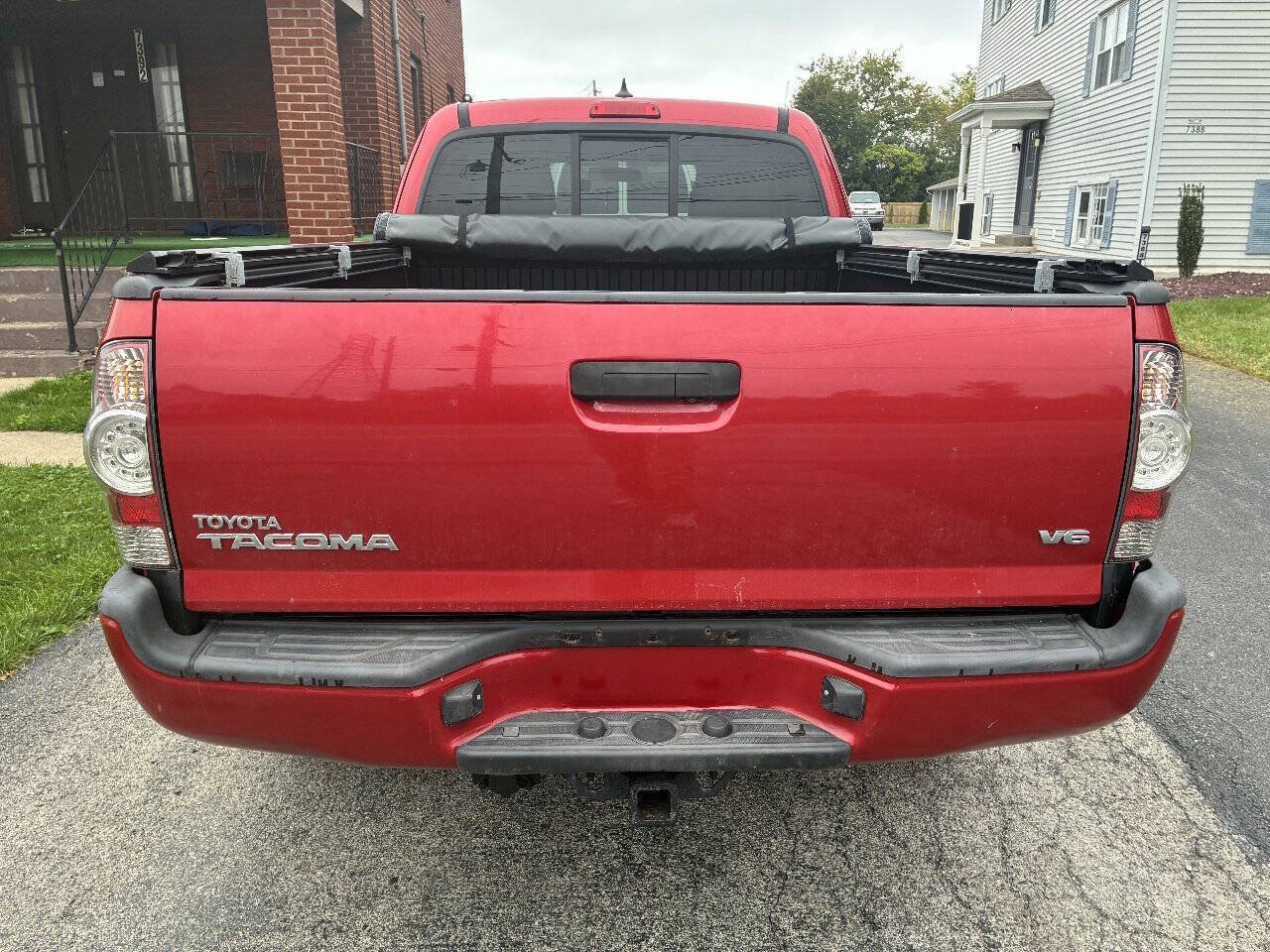 Used 2015 Toyota Tacoma 4x4 Access Cab V6 w/ TRD Sport Package image 9