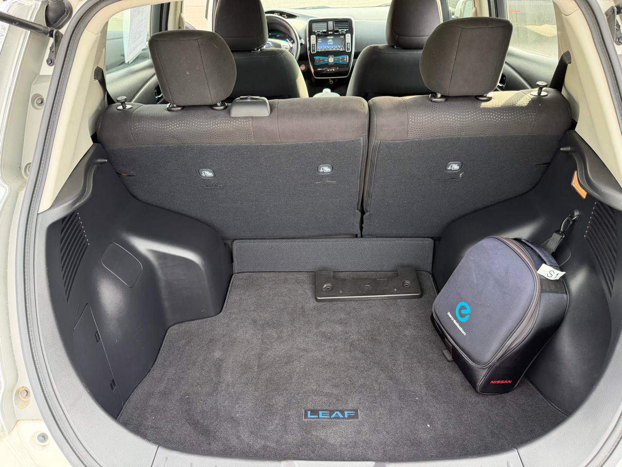 Used 2016 Nissan Leaf SV FWD image 13