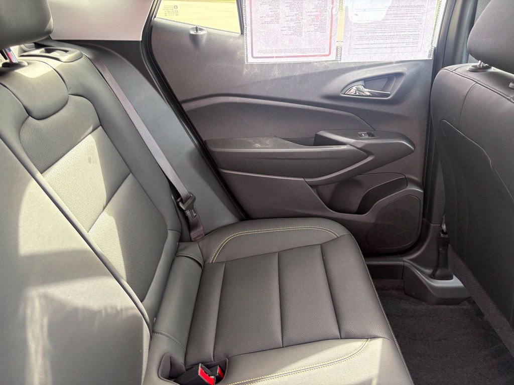 Used 2024 Chevrolet Trax ACTIV w/ Sunroof Package FWD image 38
