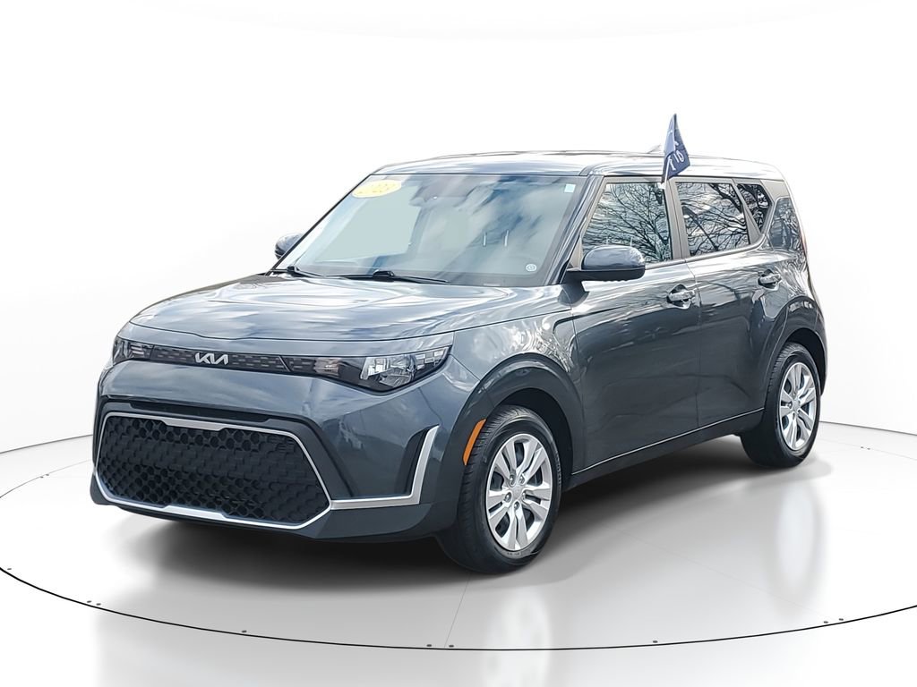 Certified 2023 Kia Soul LX image 2