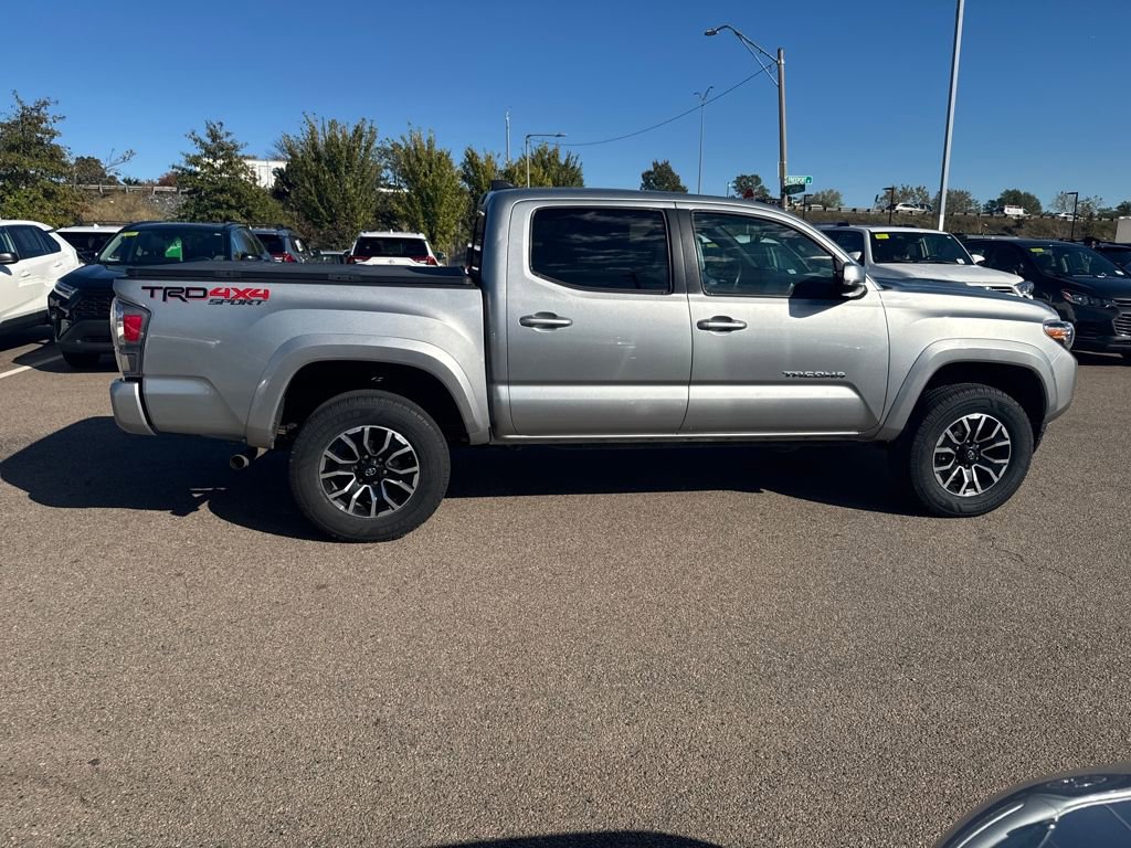 Used 2022 Toyota Tacoma TRD Sport image 9